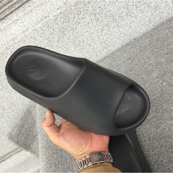 Adidas Yeezy Slide Onyx - Picture 4 of 4